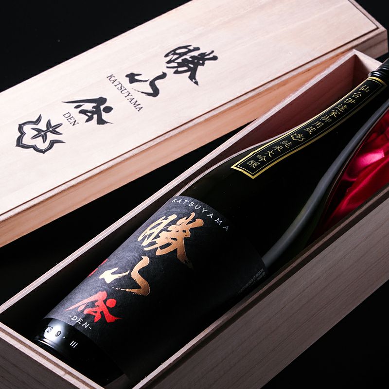 勝山 伝（でん） 1.8L | 勝山オンラインショップ